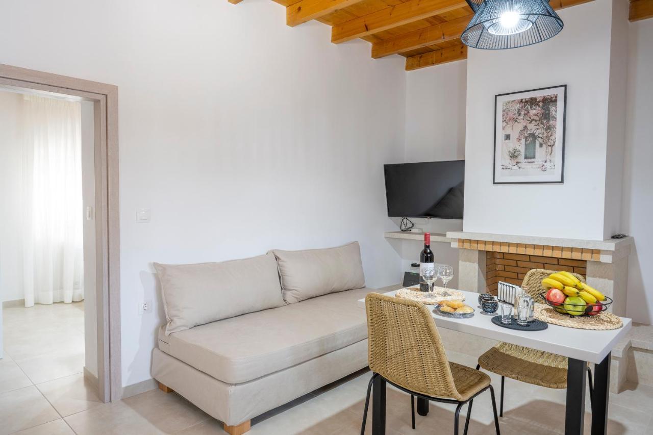 Klelia'S Apartments باليكاسترون المظهر الخارجي الصورة